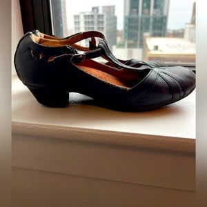 Well worn Cobb Hill Used Flight Attendant Shoes.  1.5 inch Mary Janes.